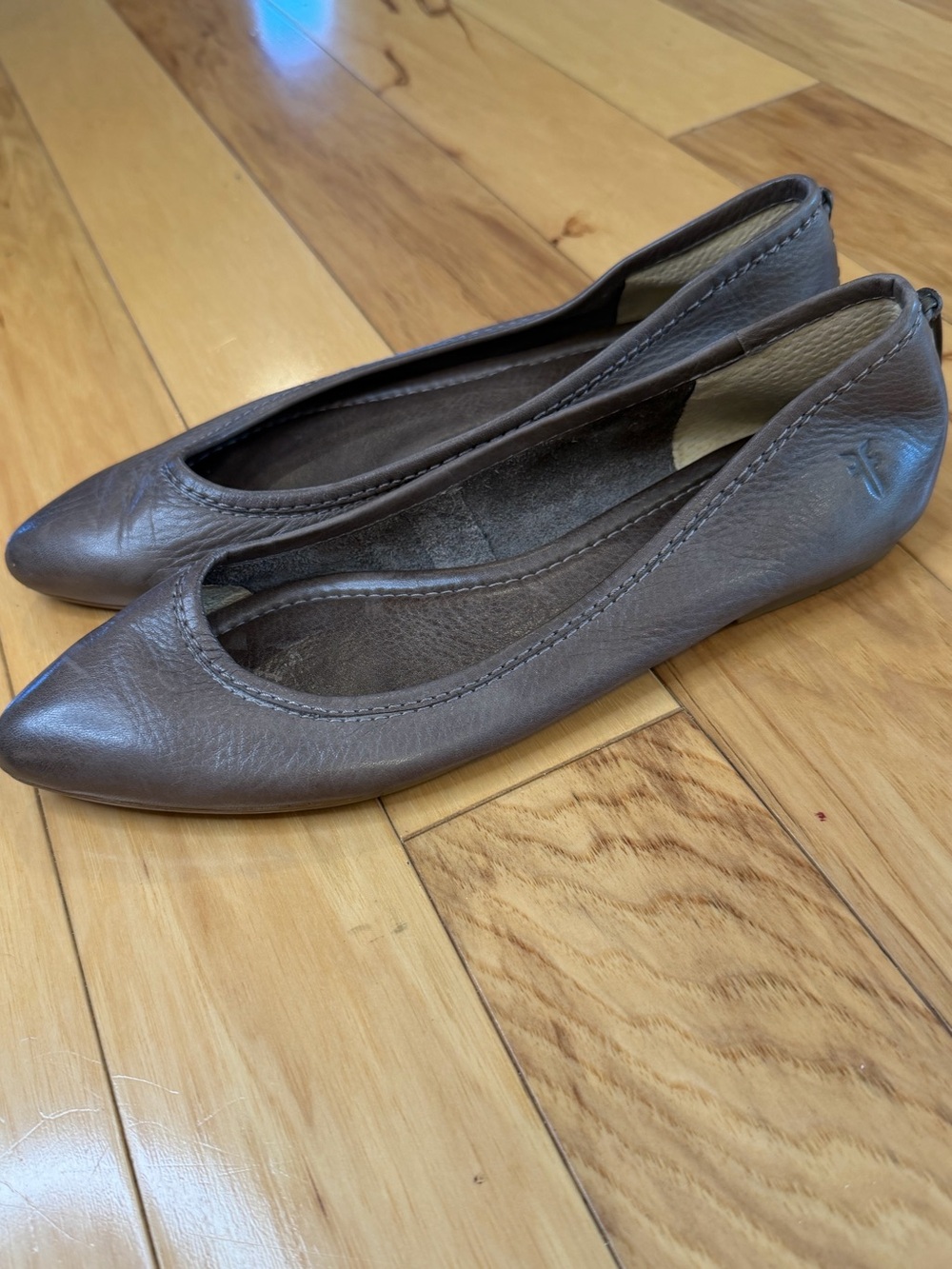 FRYE Regina Grey Leather Pointed Toe Ballet Flats Whipstitch Back Heel Tie 7.5